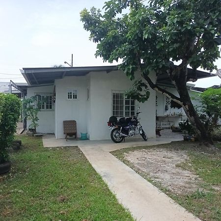 Gia'S Garage & Home For Bocas Travelers Almirante Exterior photo