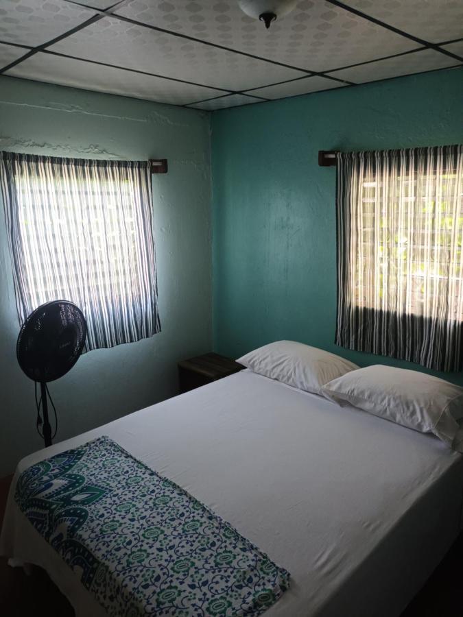 Gia'S Garage & Home For Bocas Travelers Almirante Exterior photo