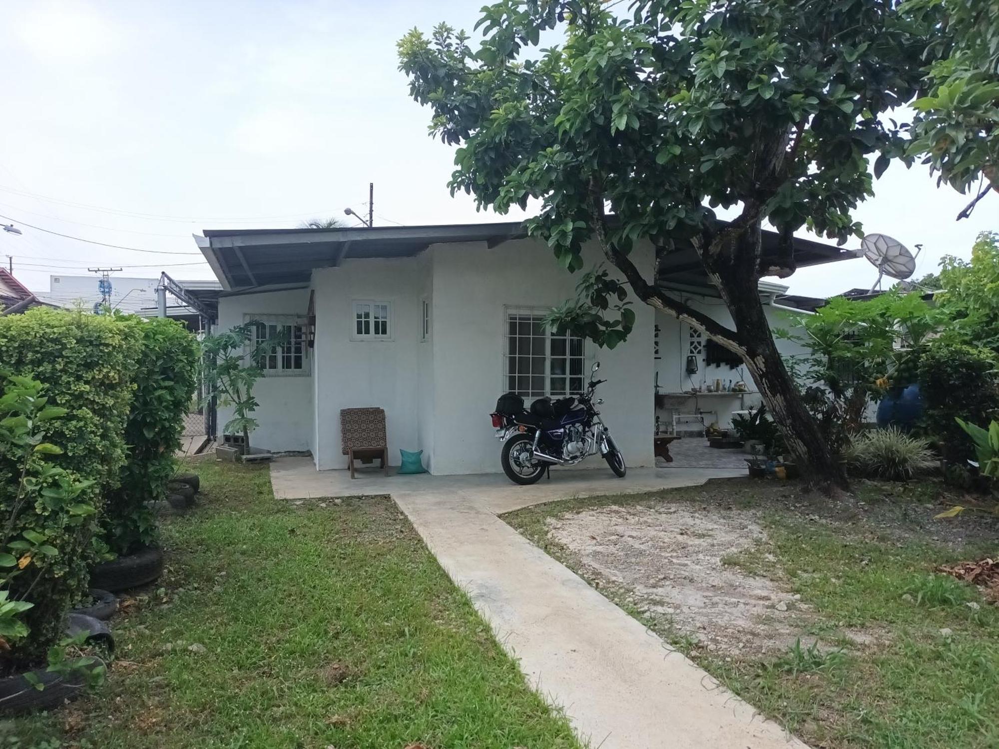 Gia'S Garage & Home For Bocas Travelers Almirante Exterior photo