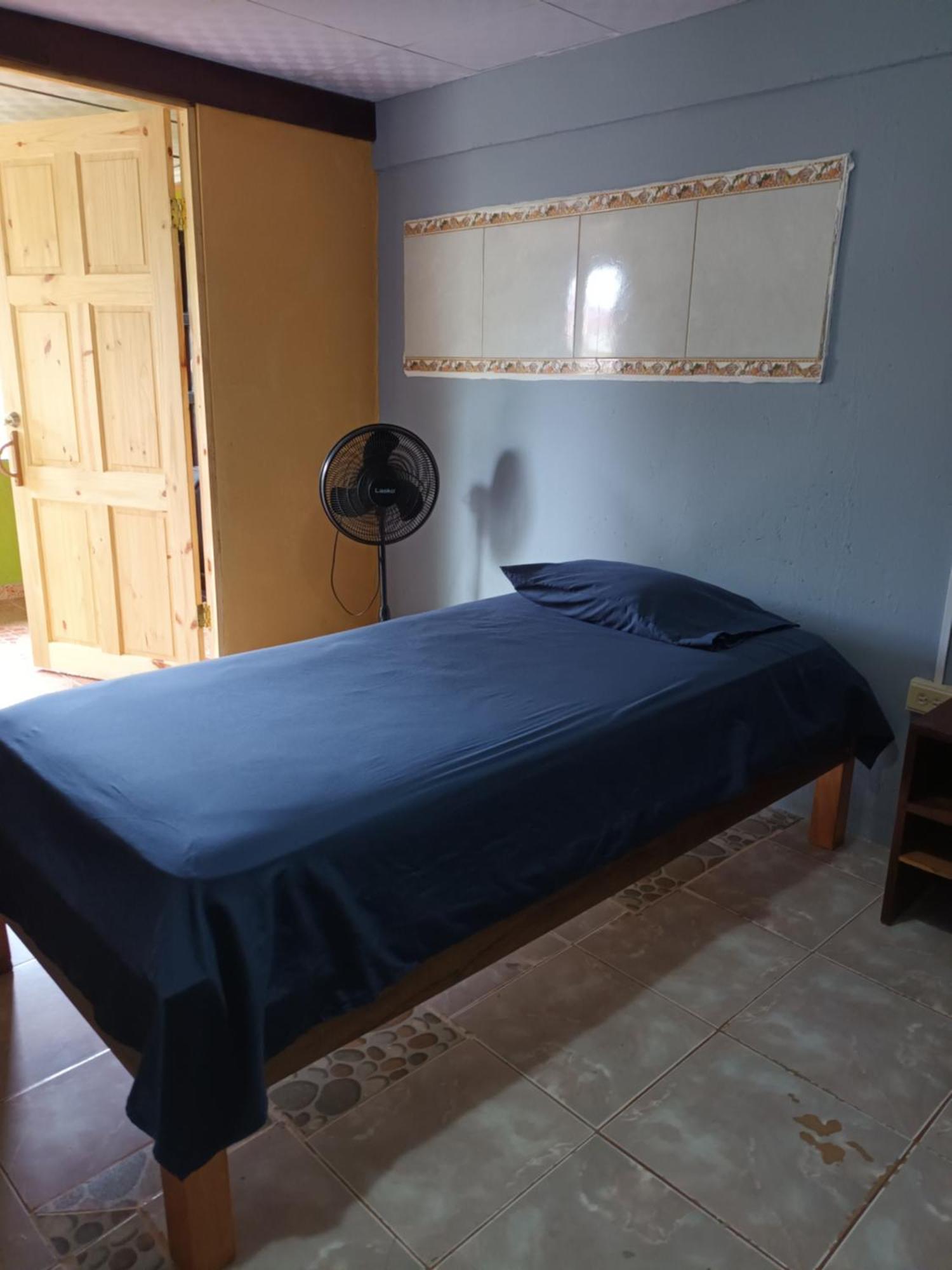 Gia'S Garage & Home For Bocas Travelers Almirante Exterior photo