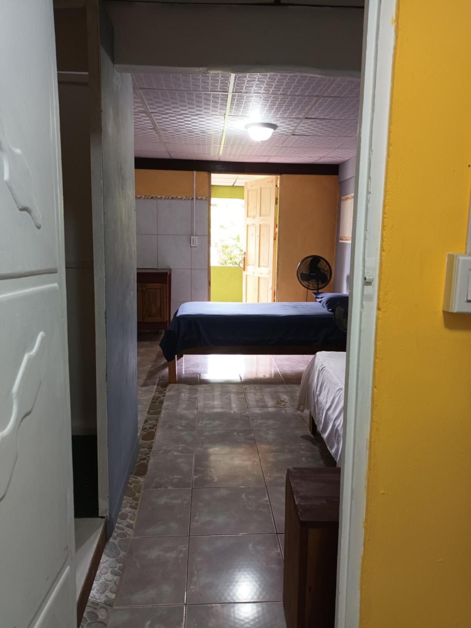 Gia'S Garage & Home For Bocas Travelers Almirante Exterior photo